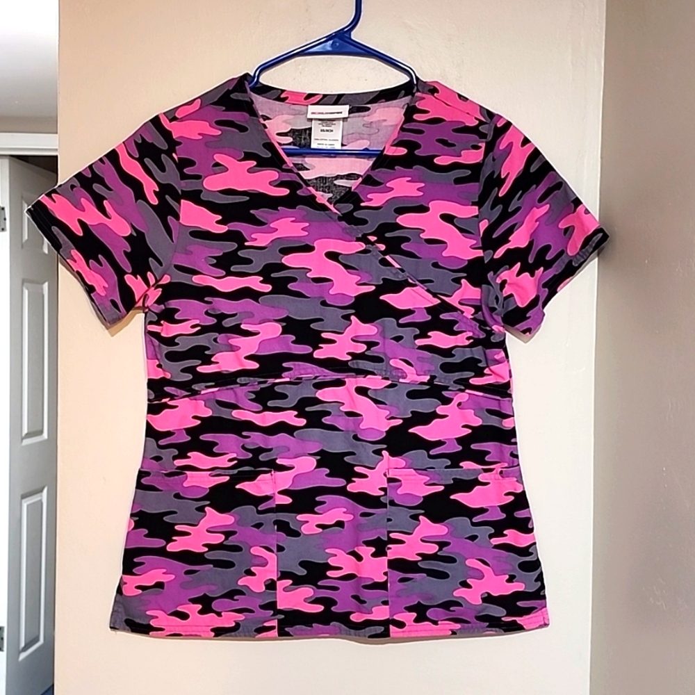 Scrub top - Picture 1 of 4